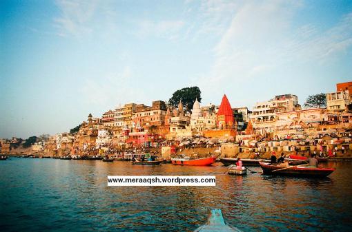 1024px-Ganges_River_bank_in_Varanasi